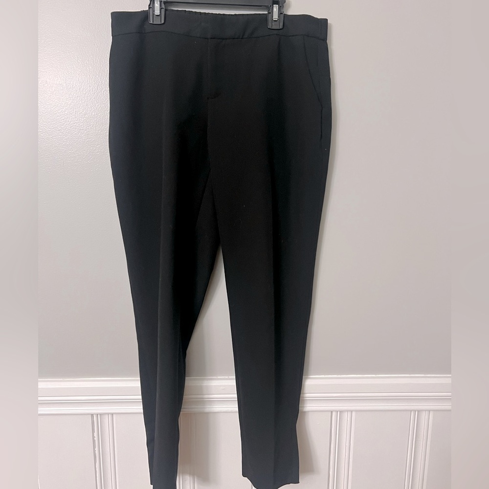 Calvin Klein ankle cut dress pants. Size medium.